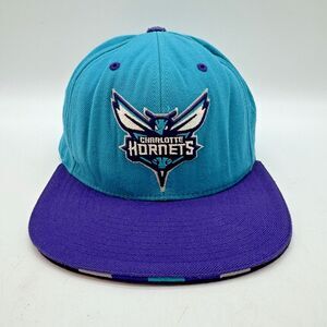 Vintage Charlotte Hornets NBA Mitchell & Ness Snapback Cap Wool & Acrylic Hat